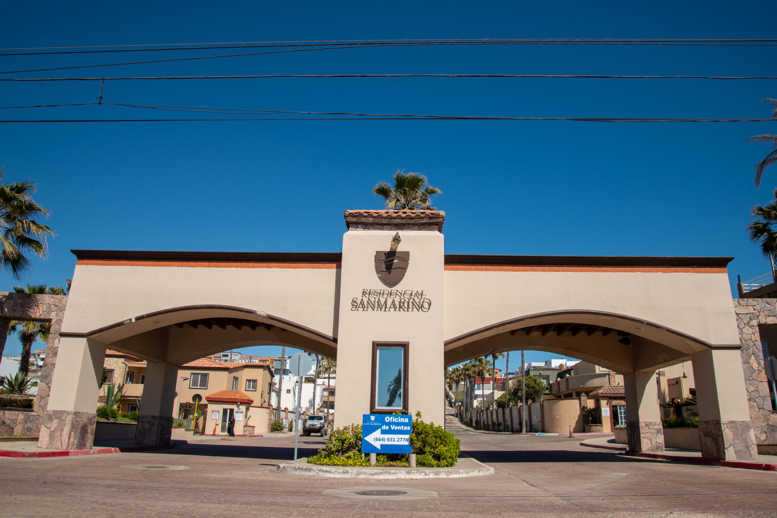 Complejos de Viviendas: Imagen de la entrada de San Marino Complejos de Viviendas: San Marino